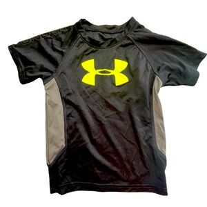 Under Armour Boys Sz 4